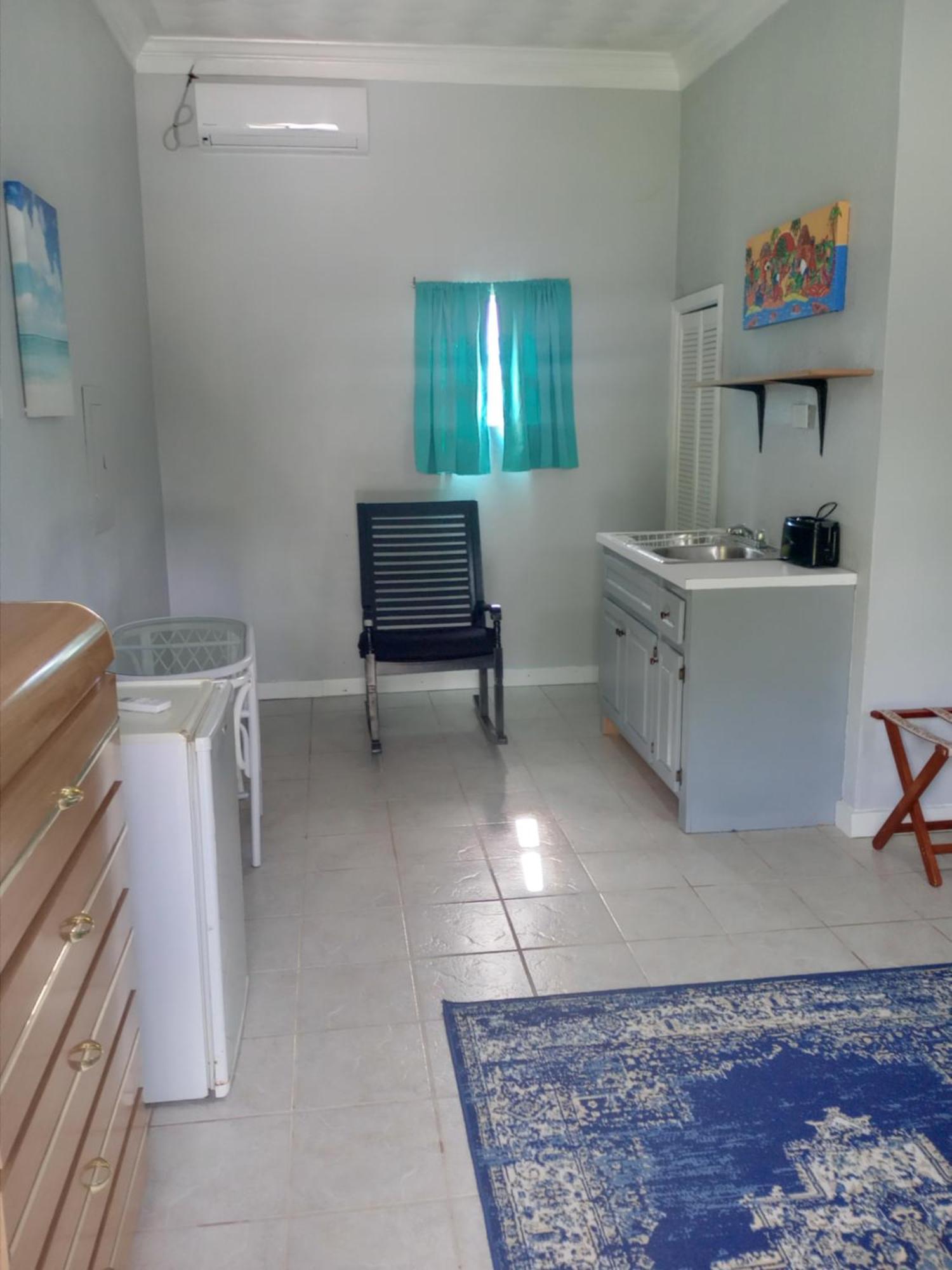 Surfers Manor Motel Gregory Town Екстер'єр фото