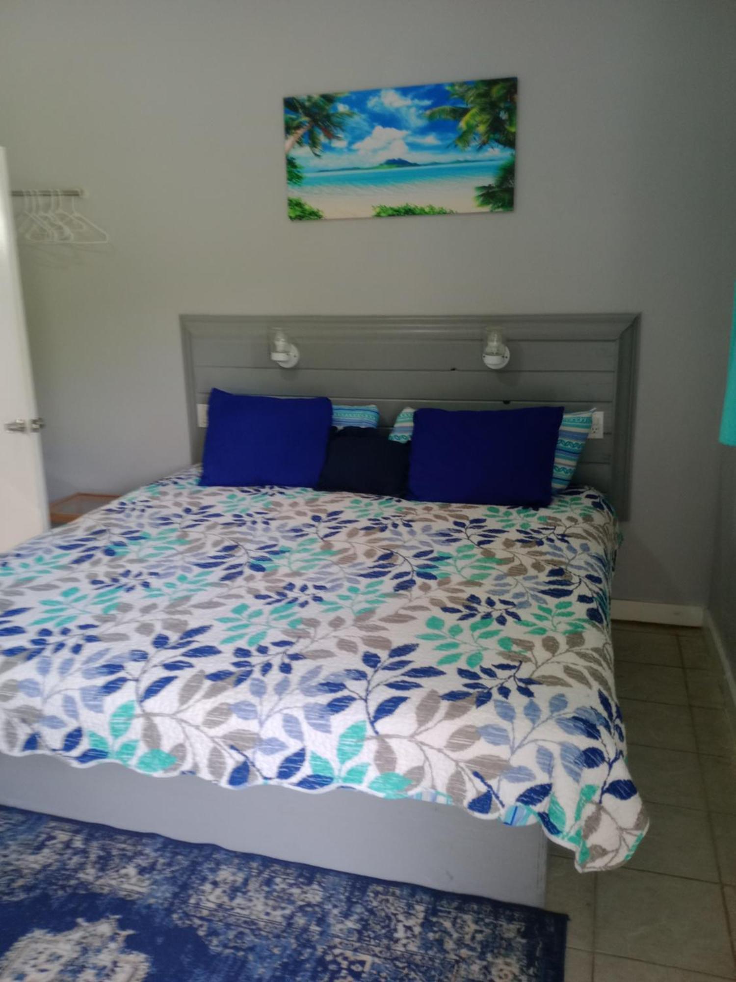 Surfers Manor Motel Gregory Town Екстер'єр фото
