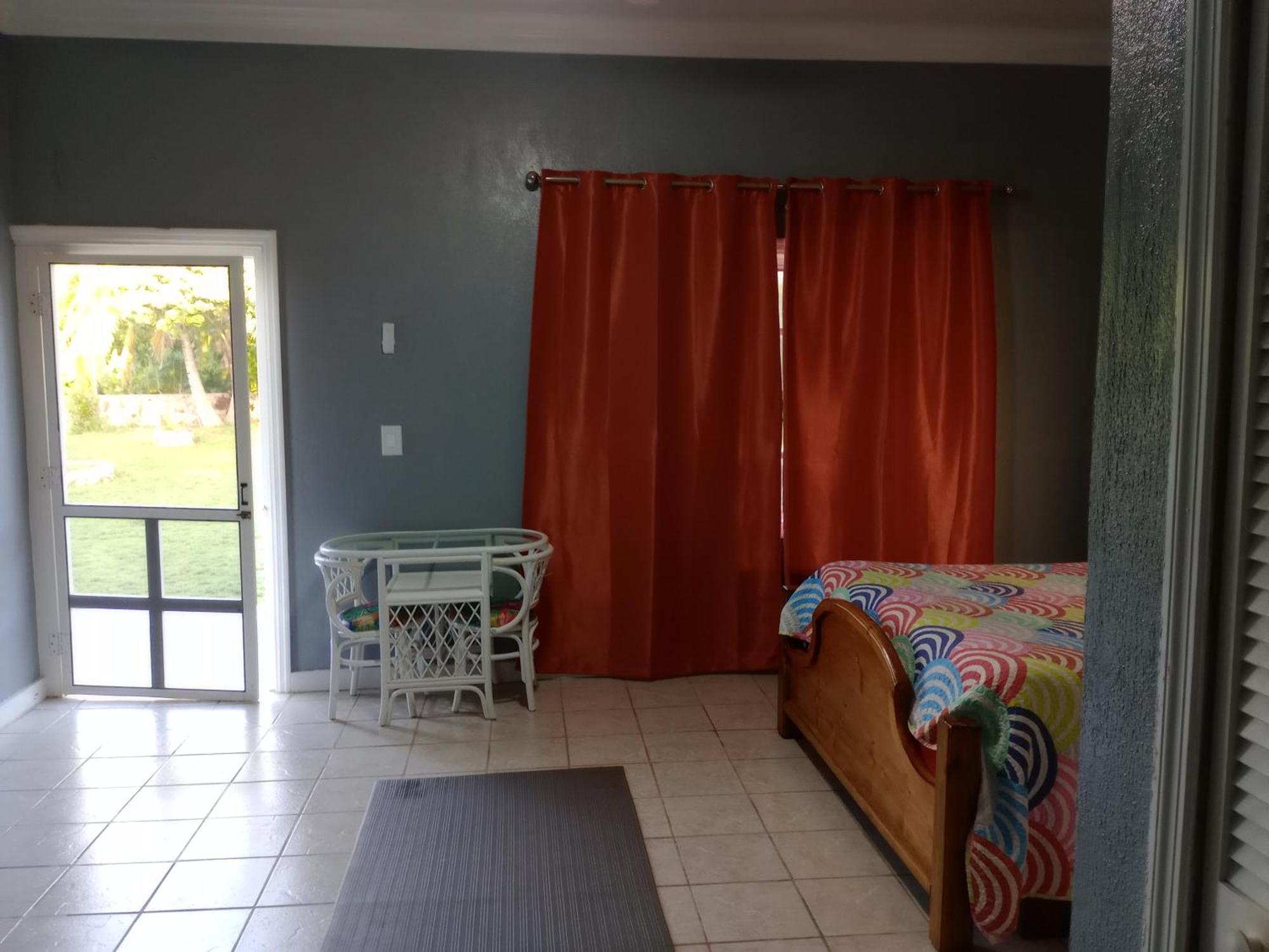 Surfers Manor Motel Gregory Town Екстер'єр фото