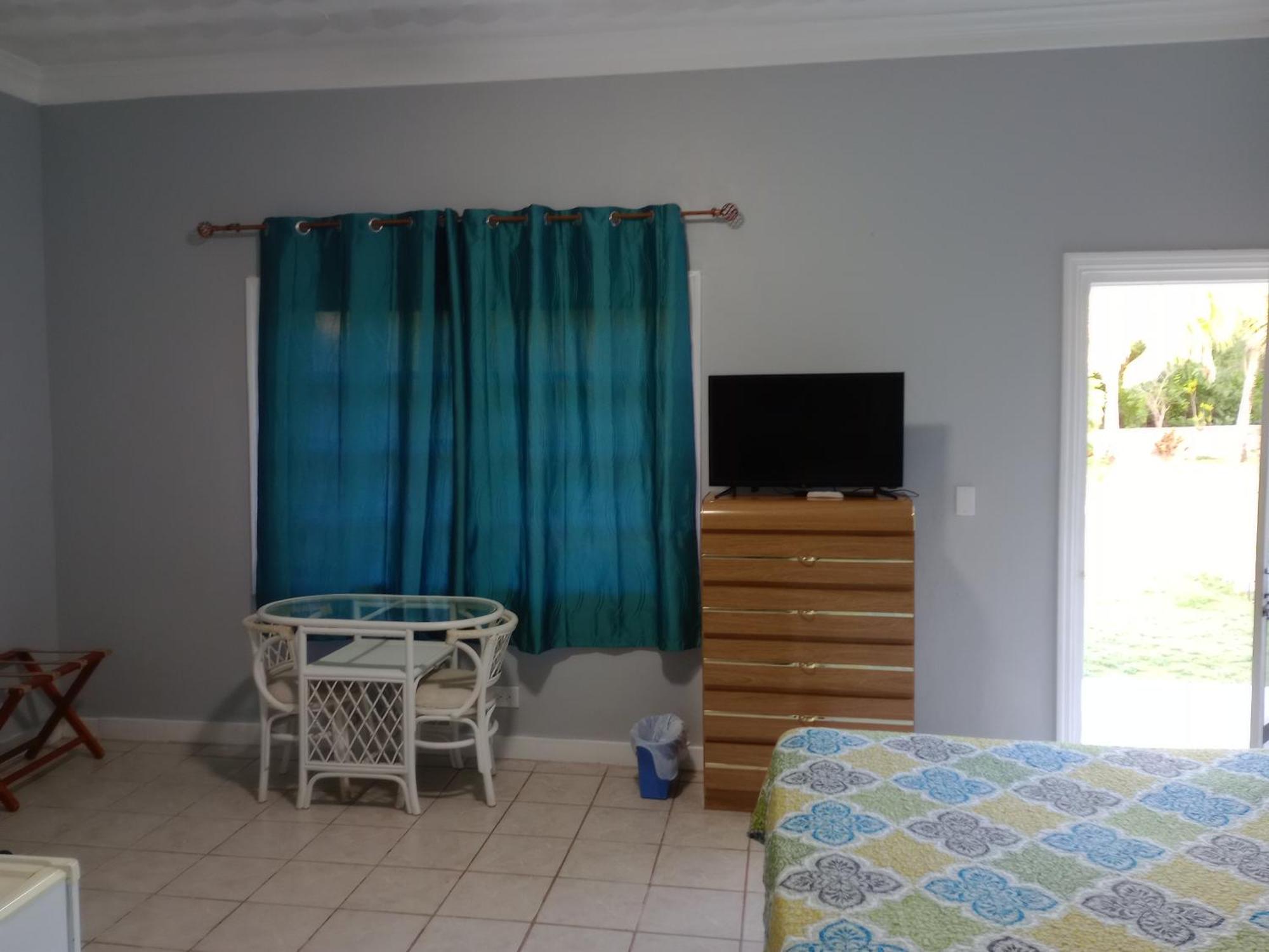 Surfers Manor Motel Gregory Town Екстер'єр фото